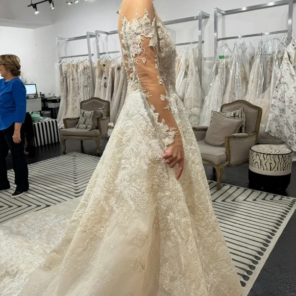 Tony Ward Elegant Lace Wedding Gown